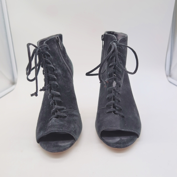 Lord & Taylor sz 8 Elegant Black Lace-Up Ankle Boots Fanders 424 Fifth - Picture 2 of 10
